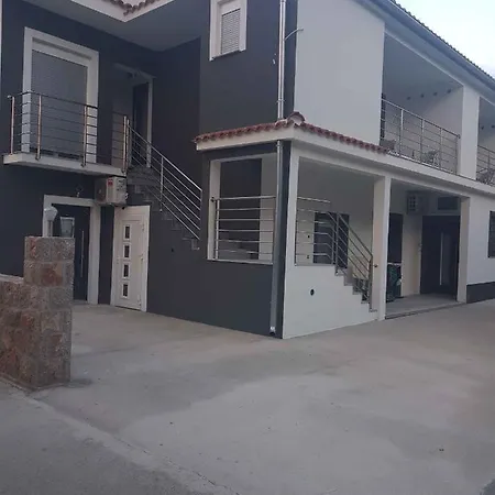 In Starigrad-paklenica 36666 Appartamento